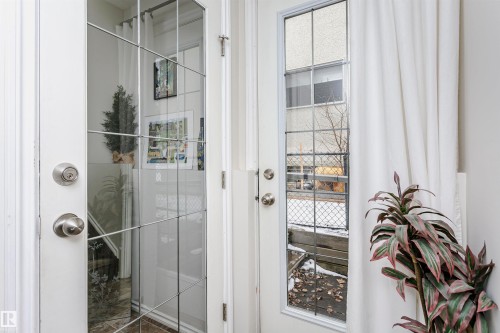 9359 74 Avenue, Edmonton, AB - Indoor Photo Showing Other Room