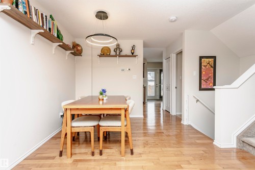 9359 74 Avenue, Edmonton, AB - Indoor Photo Showing Dining Room
