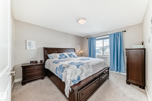 48 Gladstone Bend, Spruce Grove, AB - Indoor Photo Showing Bedroom