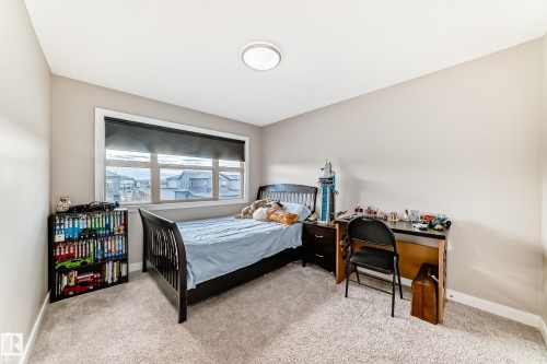 48 Gladstone Bend, Spruce Grove, AB - Indoor Photo Showing Bedroom