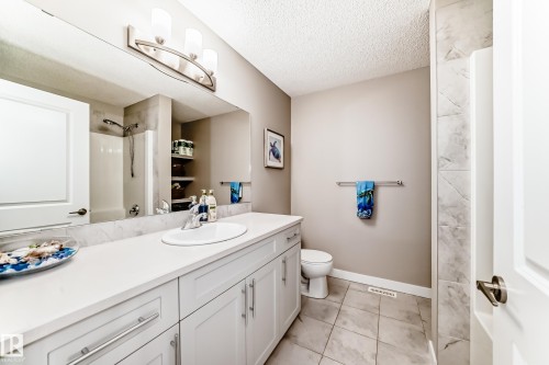 48 Gladstone Bend, Spruce Grove, AB - Indoor Photo Showing Bathroom