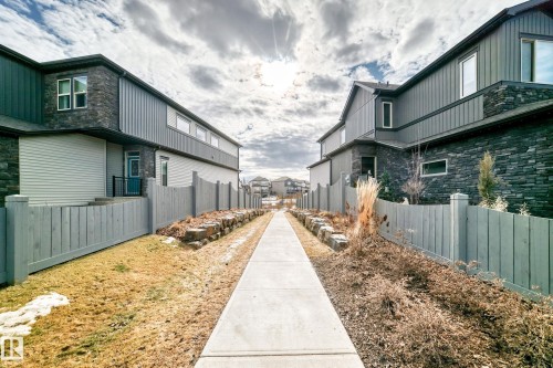 48 Gladstone Bend, Spruce Grove, AB - Outdoor