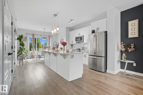 78 Garneau Gate, Spruce Grove, AB - Indoor Photo Showing Kitchen With Upgraded Kitchen