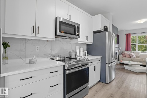 78 Garneau Gate, Spruce Grove, AB - Indoor Photo Showing Kitchen