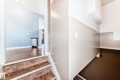 7512 136 Avenue, Edmonton, AB - Indoor Photo Showing Other Room