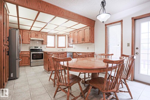 507 Burton Close, Edmonton, AB - Indoor Photo Showing Dining Room