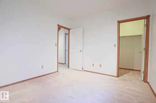 507 Burton Close, Edmonton, AB - Indoor Photo Showing Other Room