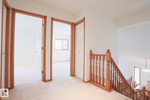 507 Burton Close, Edmonton, AB - Indoor Photo Showing Other Room