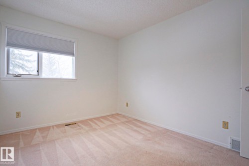 507 Burton Close, Edmonton, AB - Indoor Photo Showing Other Room