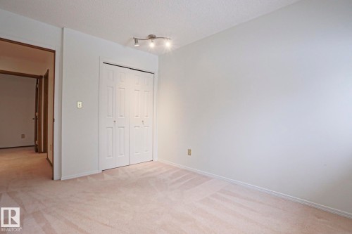 507 Burton Close, Edmonton, AB - Indoor Photo Showing Other Room