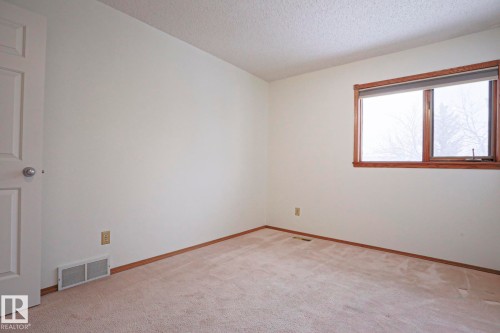 507 Burton Close, Edmonton, AB - Indoor Photo Showing Other Room