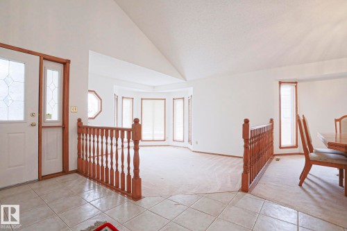 507 Burton Close, Edmonton, AB - Indoor Photo Showing Other Room