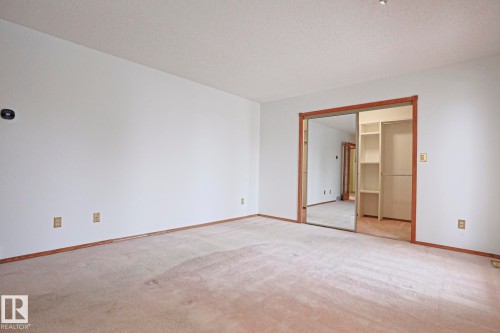 507 Burton Close, Edmonton, AB - Indoor Photo Showing Other Room