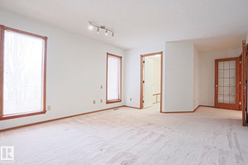 507 Burton Close, Edmonton, AB - Indoor Photo Showing Other Room