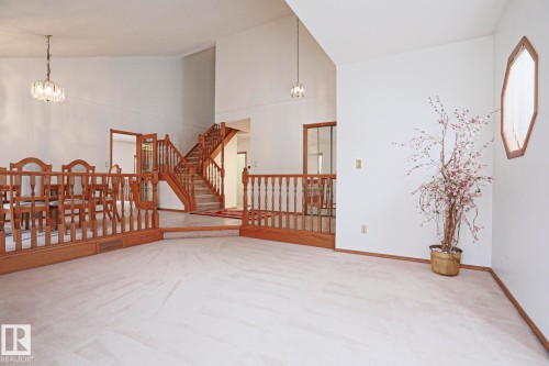 507 Burton Close, Edmonton, AB - Indoor