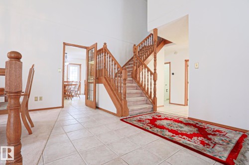 507 Burton Close, Edmonton, AB - Indoor Photo Showing Other Room