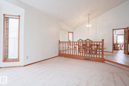 507 Burton Close, Edmonton, AB - Indoor Photo Showing Other Room