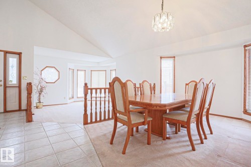 507 Burton Close, Edmonton, AB - Indoor Photo Showing Dining Room