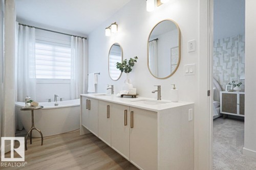 5047 Cawsey Link, Edmonton, AB - Indoor Photo Showing Bathroom