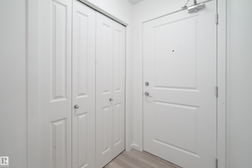 114 3357 16A Avenue, Edmonton, AB - Indoor Photo Showing Other Room