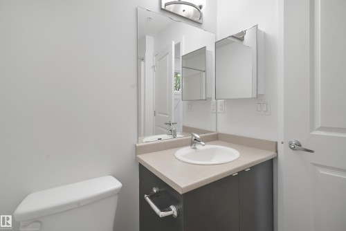 114 3357 16A Avenue, Edmonton, AB - Indoor Photo Showing Bathroom