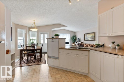 7605 165A Avenue, Edmonton, AB - Indoor