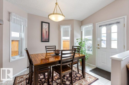 7605 165A Avenue, Edmonton, AB - Indoor Photo Showing Dining Room