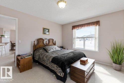 7605 165A Avenue, Edmonton, AB - Indoor Photo Showing Bedroom