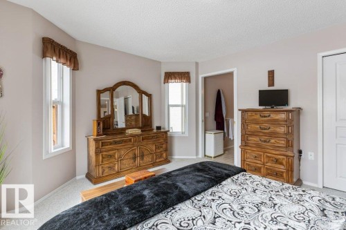 7605 165A Avenue, Edmonton, AB - Indoor Photo Showing Bedroom