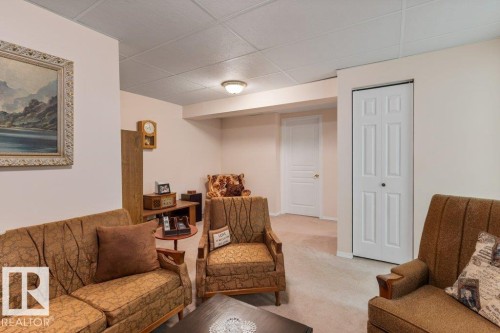 7605 165A Avenue, Edmonton, AB - Indoor