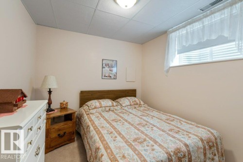 7605 165A Avenue, Edmonton, AB - Indoor Photo Showing Bedroom