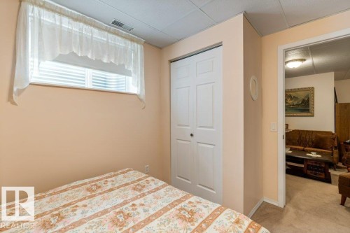 7605 165A Avenue, Edmonton, AB - Indoor Photo Showing Bedroom