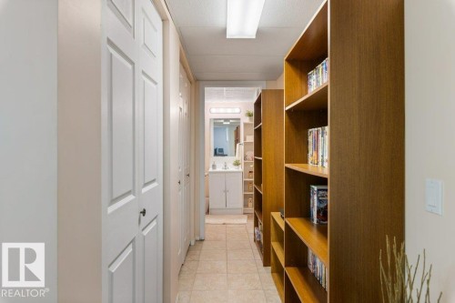 7605 165A Avenue, Edmonton, AB - Indoor Photo Showing Other Room