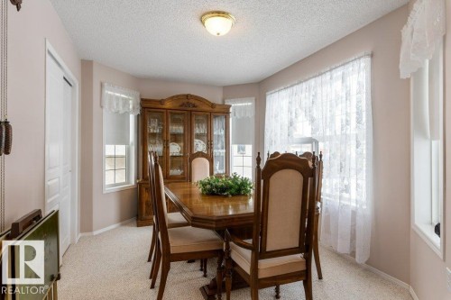 7605 165A Avenue, Edmonton, AB - Indoor Photo Showing Dining Room