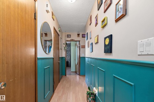 4710 54 Avenue, Wetaskiwin, AB - Indoor Photo Showing Other Room