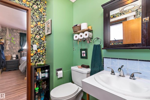 4710 54 Avenue, Wetaskiwin, AB - Indoor Photo Showing Bathroom