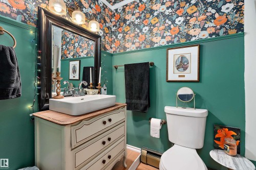 4710 54 Avenue, Wetaskiwin, AB - Indoor Photo Showing Bathroom