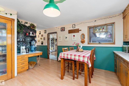 4710 54 Avenue, Wetaskiwin, AB - Indoor Photo Showing Dining Room