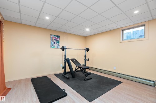 4710 54 Avenue, Wetaskiwin, AB - Indoor Photo Showing Gym Room