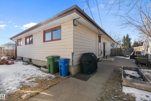 4710 54 Avenue, Wetaskiwin, AB - Outdoor With Exterior