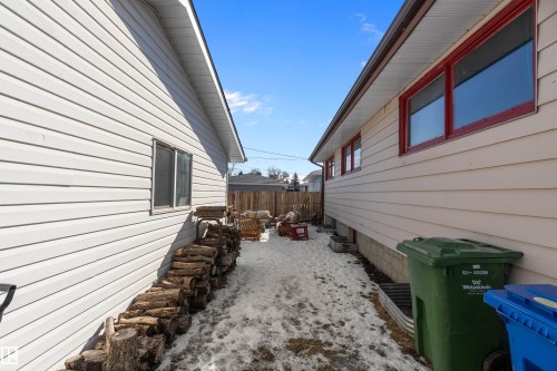 4710 54 Avenue, Wetaskiwin, AB - Outdoor With Exterior