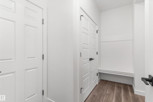1048 Cristall Crescent, Edmonton, AB - Indoor Photo Showing Other Room