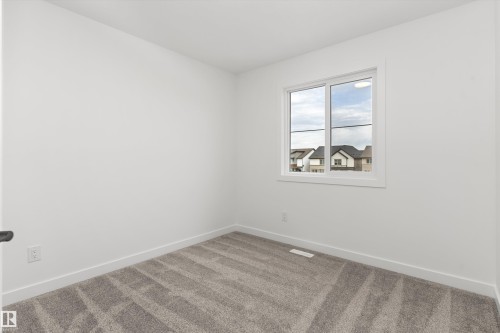 1048 Cristall Crescent, Edmonton, AB - Indoor Photo Showing Other Room