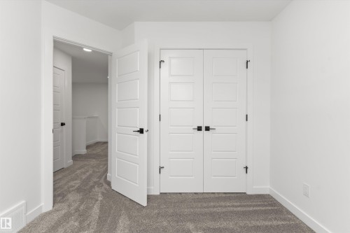 1048 Cristall Crescent, Edmonton, AB - Indoor Photo Showing Other Room