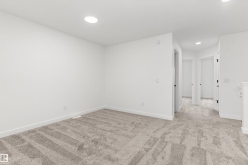 1048 Cristall Crescent, Edmonton, AB - Indoor Photo Showing Other Room