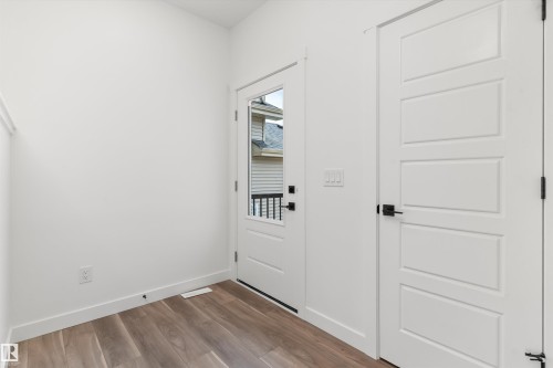 1048 Cristall Crescent, Edmonton, AB - Indoor Photo Showing Other Room