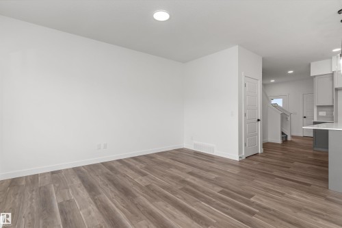 1048 Cristall Crescent, Edmonton, AB - Indoor Photo Showing Other Room