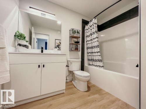 7017 50A Avenue, Beaumont, AB - Indoor Photo Showing Bathroom
