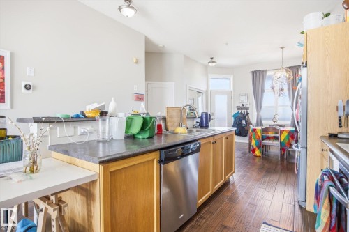 514 9507 101 Avenue, Edmonton, AB - Indoor Photo Showing Kitchen