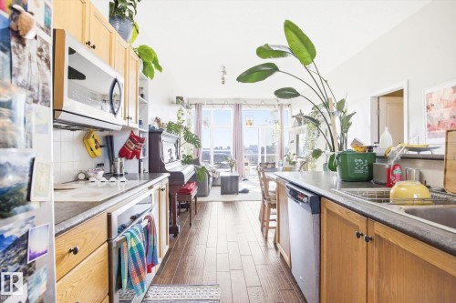 514 9507 101 Avenue, Edmonton, AB - Indoor Photo Showing Kitchen